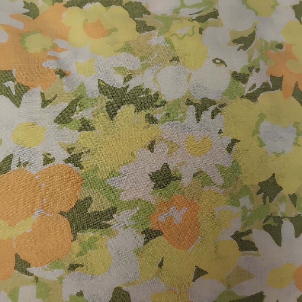 1970s Vintage Floral-patterned Muslin Double Bed Fitted Sheet For Crafting.